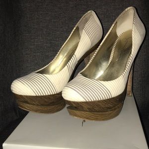 Jessica Simpson Colie Pump